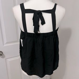 NWT Tie Back Detail Top